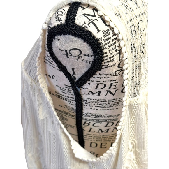 Xhilaration Cold Shoulder Top Victorian Style Lace & Embroidered Plus Size XXL - Picture 10 of 16